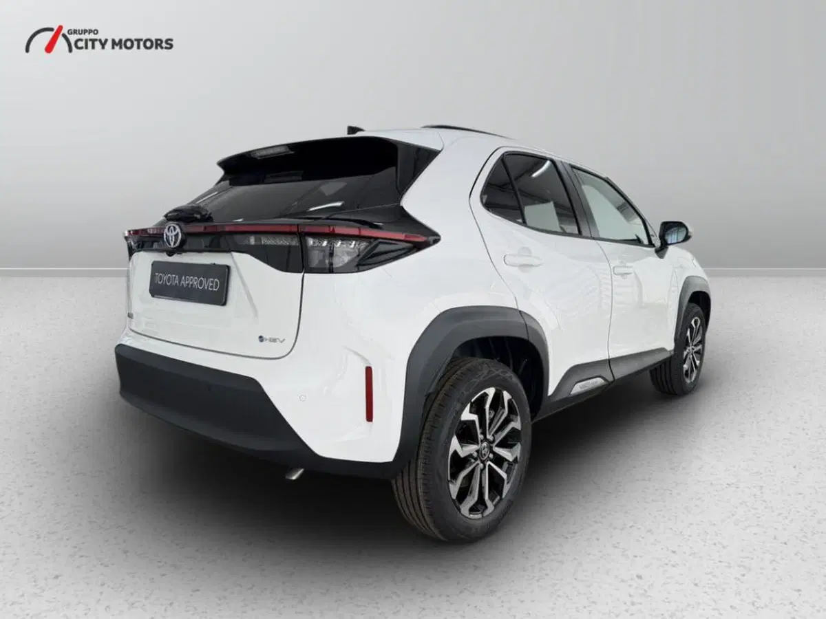 Toyota Yaris Cross nuova a Monza e Brianza (6)