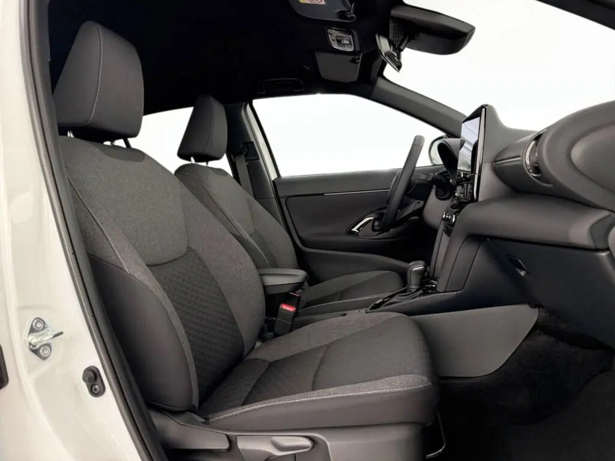 Toyota Yaris Cross nuova a Monza e Brianza (7)