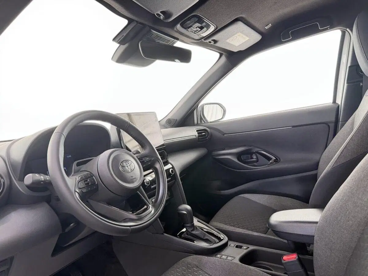 Toyota Yaris Cross nuova a Monza e Brianza (8)
