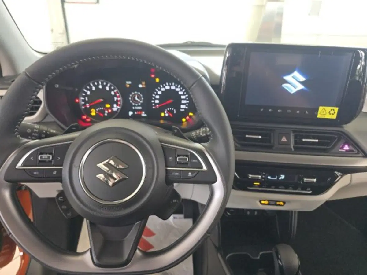 Suzuki Swift nuova a Reggio Emilia (10)