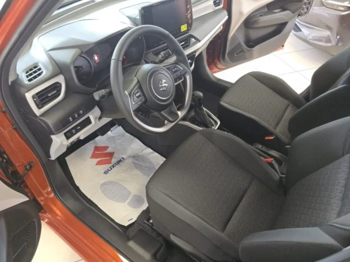 Suzuki Swift nuova a Reggio Emilia (9)