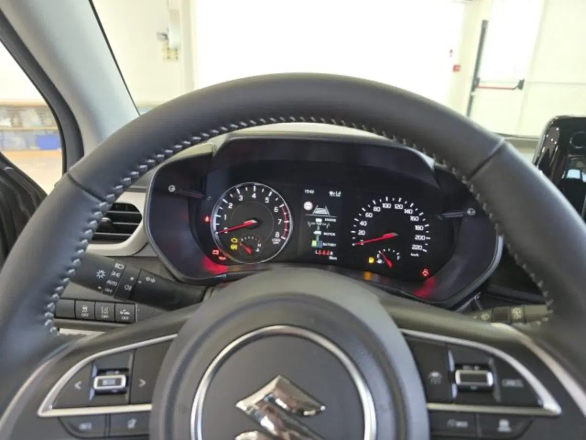 Suzuki Swift nuova a Reggio Emilia (14)