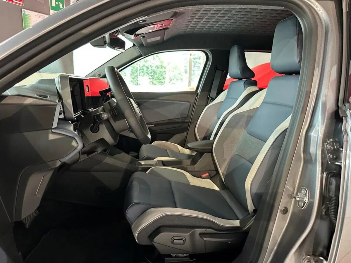 Nissan Micra nuova a Sondrio (9)