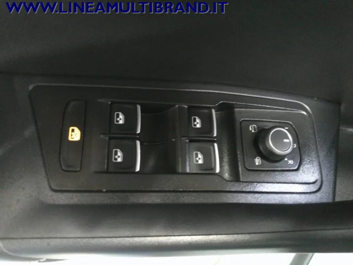 Volkswagen T-Roc usata a Piacenza (9)