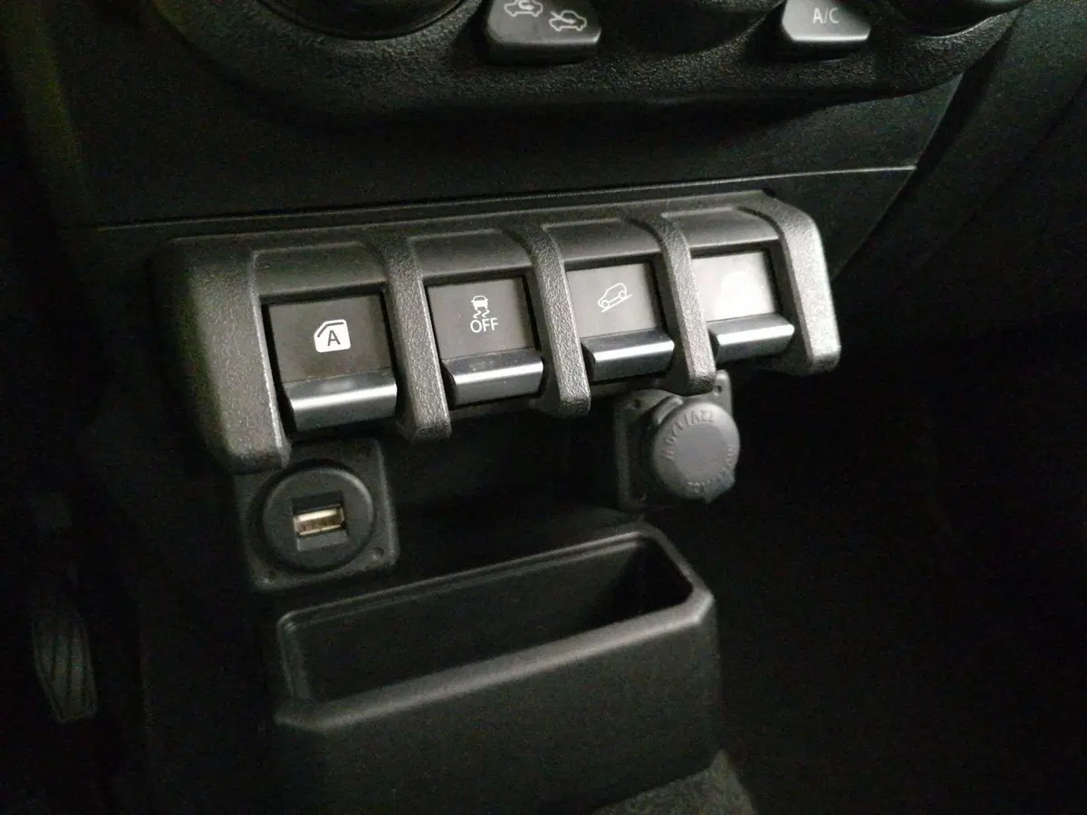 Suzuki Jimny usata a Roma (14)