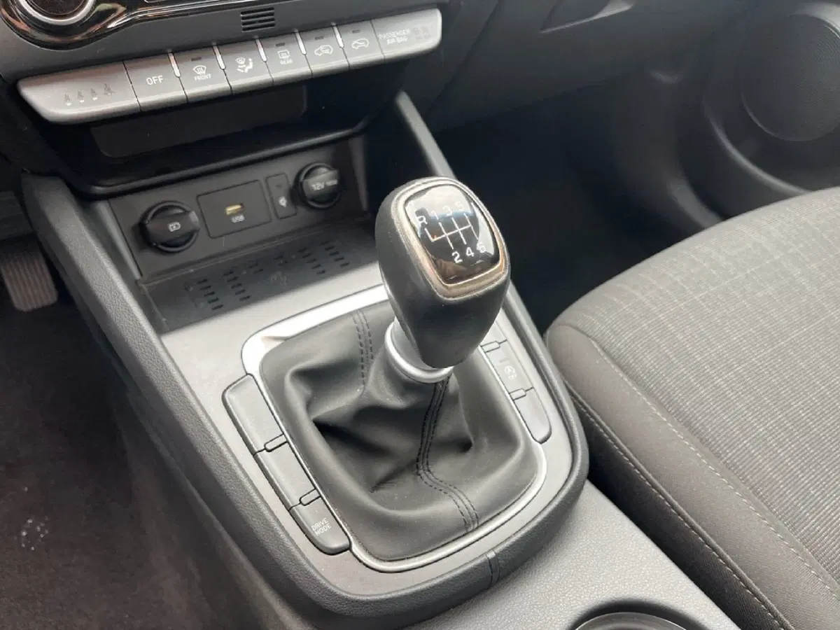 Hyundai Kona usata a Torino (13)