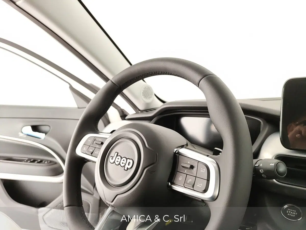 Jeep Avenger nuova a Caserta (20)