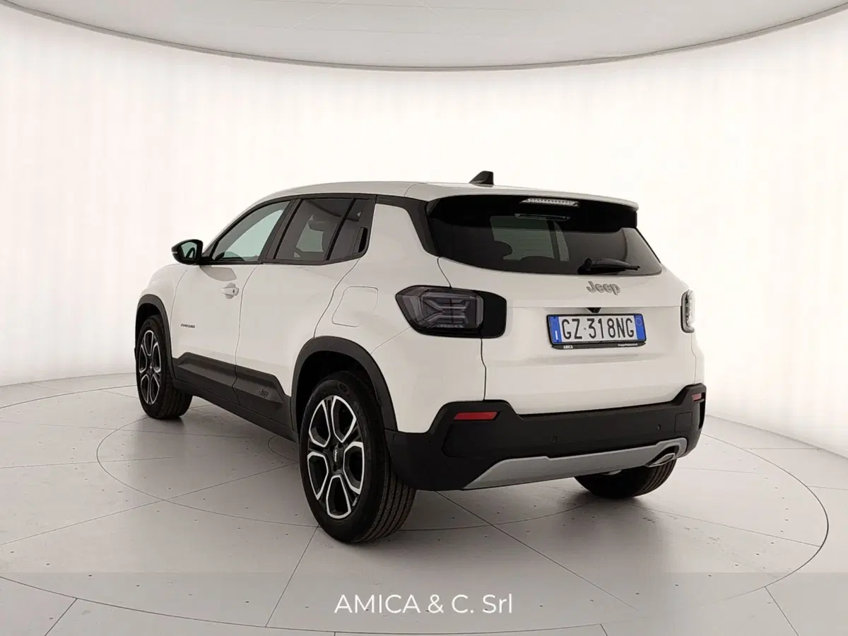Jeep Avenger nuova a Caserta (4)