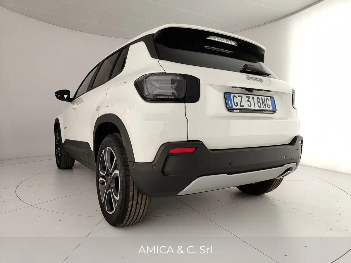 Jeep Avenger nuova a Caserta (9)