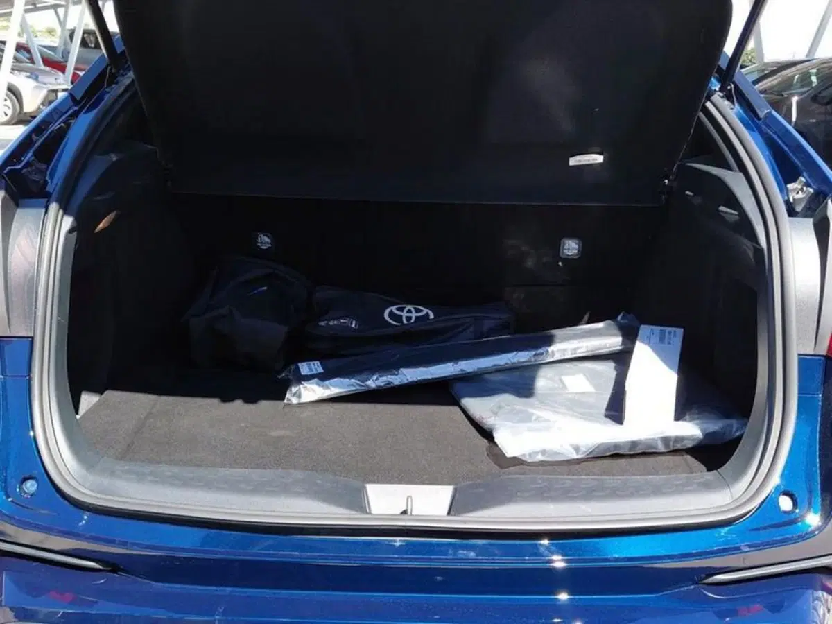 Toyota Toyota C-HR usata a Cagliari (7)