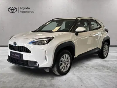 Toyota Yaris Cross 1.5 Hybrid 5p. E-CVT Active del 2022 usata a Prato