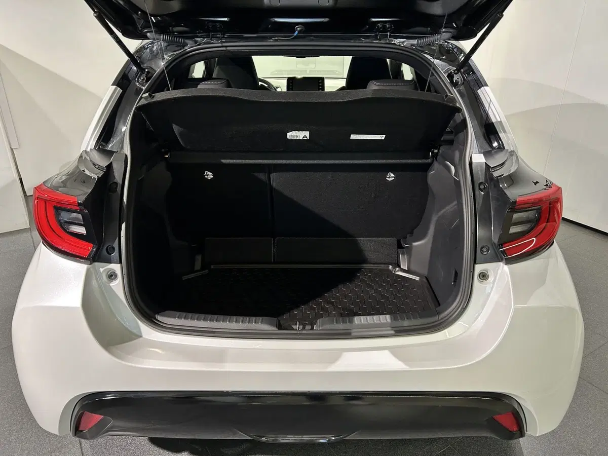 Toyota Yaris usata a Milano (7)