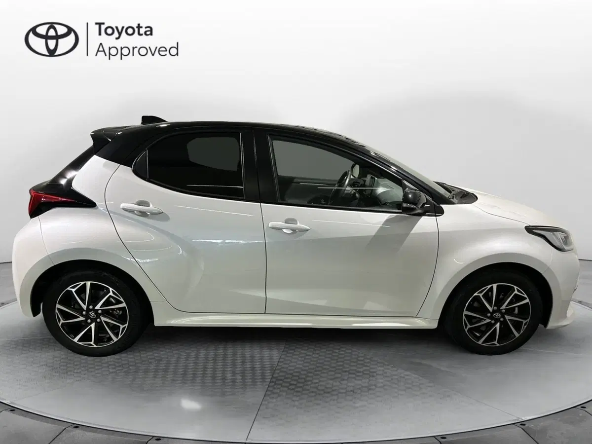 Toyota Yaris usata a Milano (9)