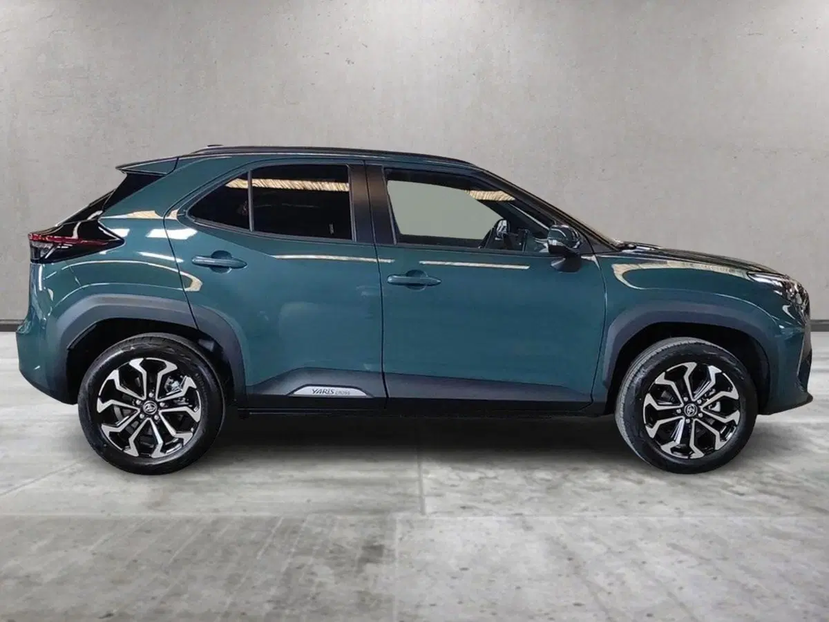 Toyota Yaris Cross nuova a Milano (4)