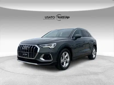 Audi Q3 35 2.0 tdi Business Advanced s-tronic del 2025 usata a Livorno
