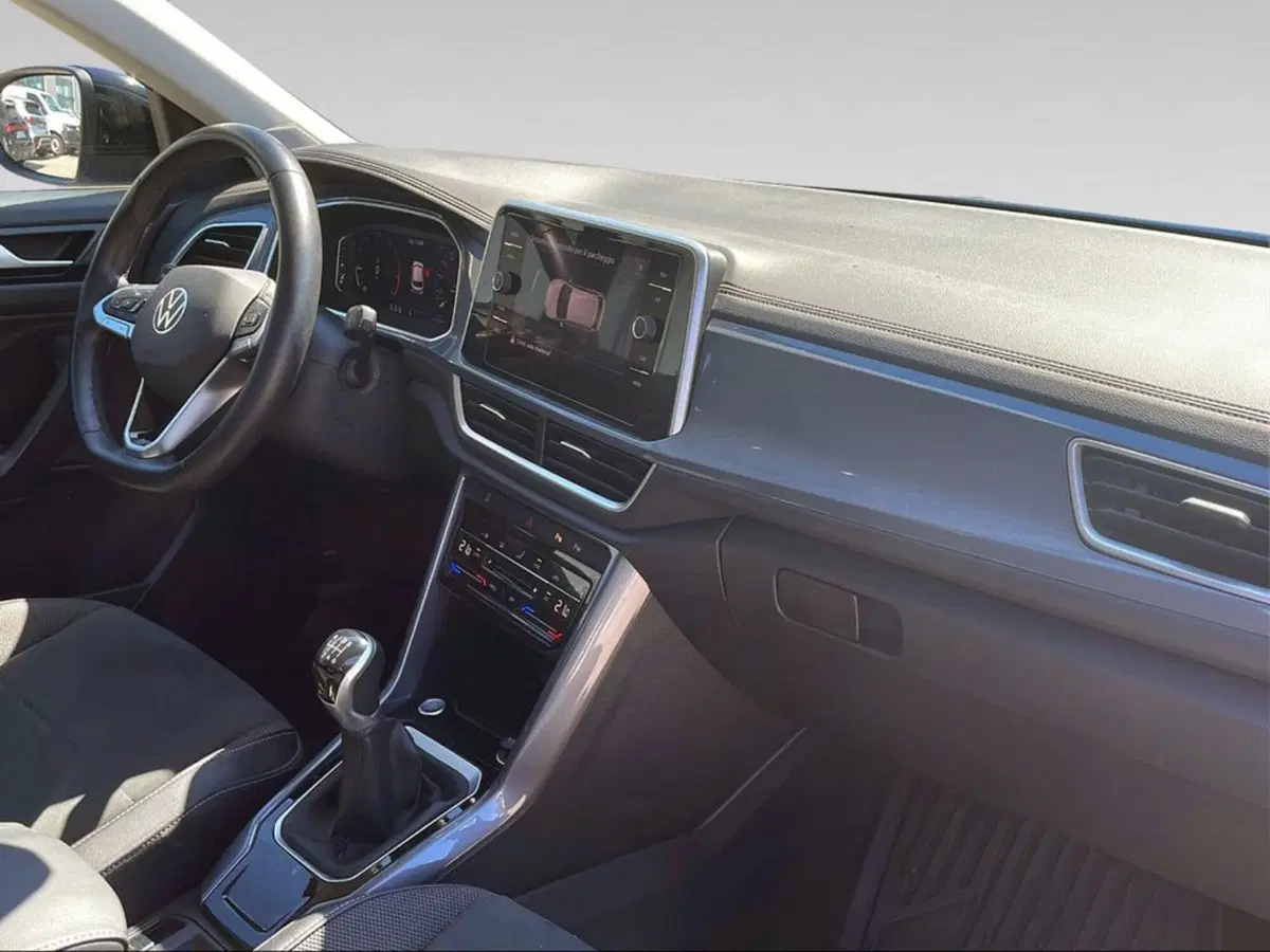 Volkswagen T-Roc usata a Livorno (13)