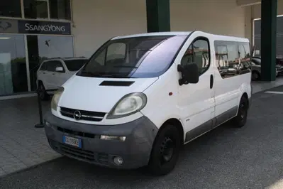 Opel Vivaro Furgone 27 1.9 DTI PC-TN Combi del 2003 usata a Pordenone