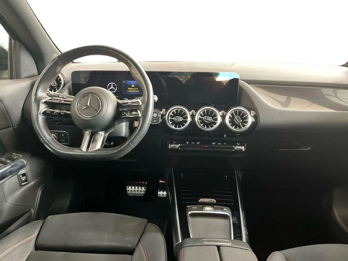 Mercedes-Benz GLA SUV usata a Taranto (8)