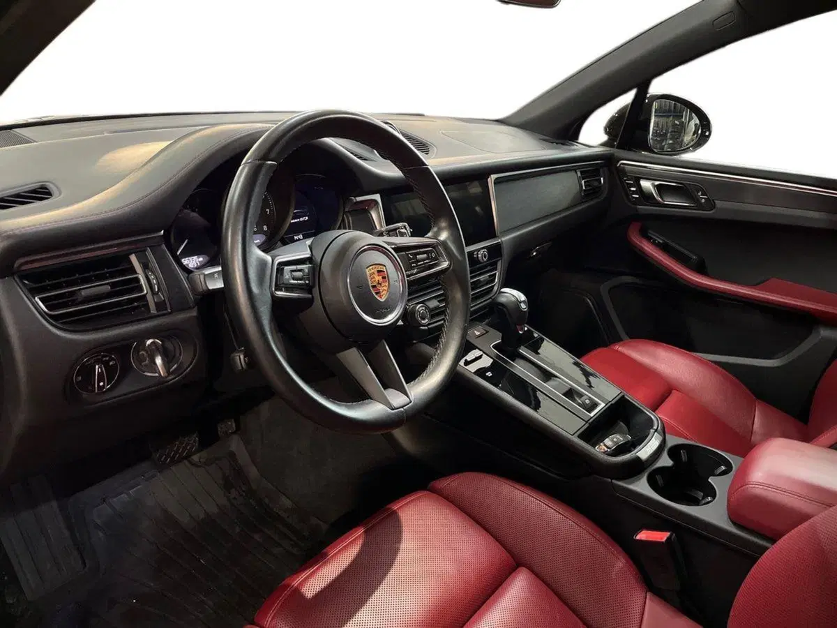 Porsche Macan usata a Bari (10)