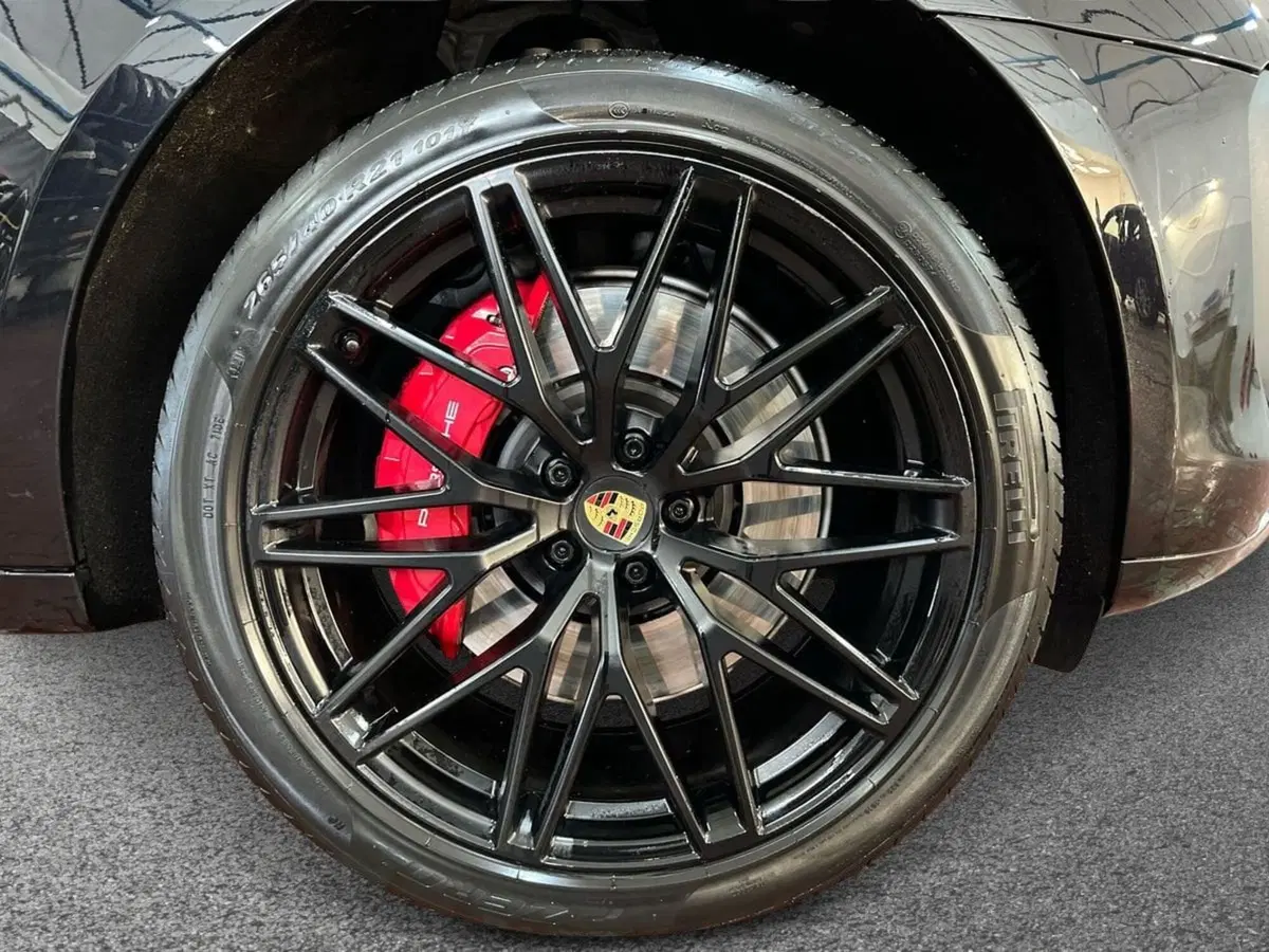 Porsche Macan usata a Bari (6)