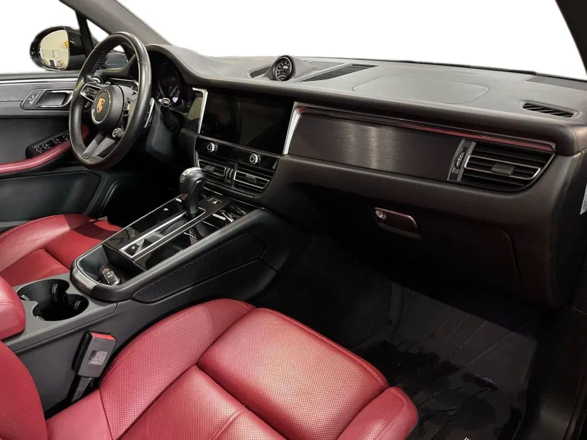 Porsche Macan usata a Bari (9)