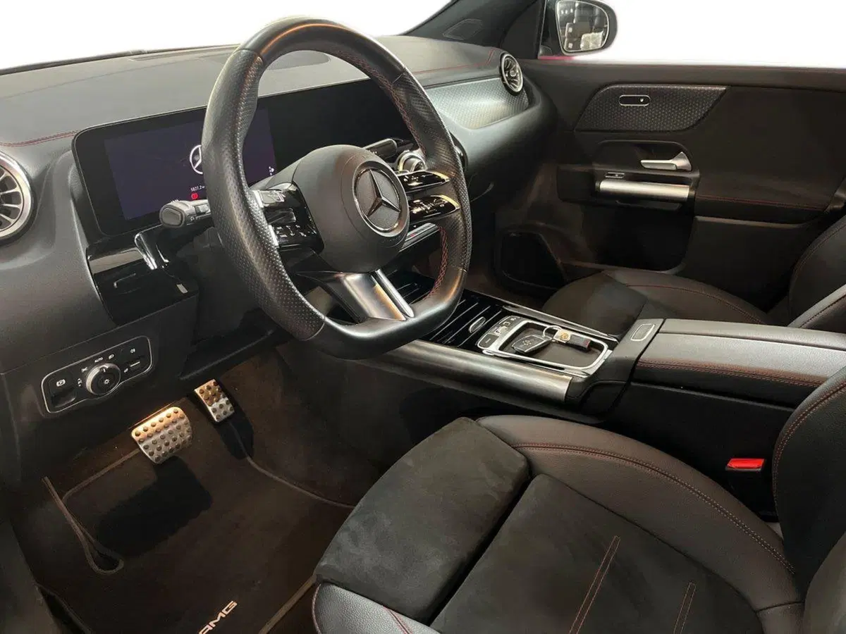 Mercedes-Benz EQA usata a Bari (10)