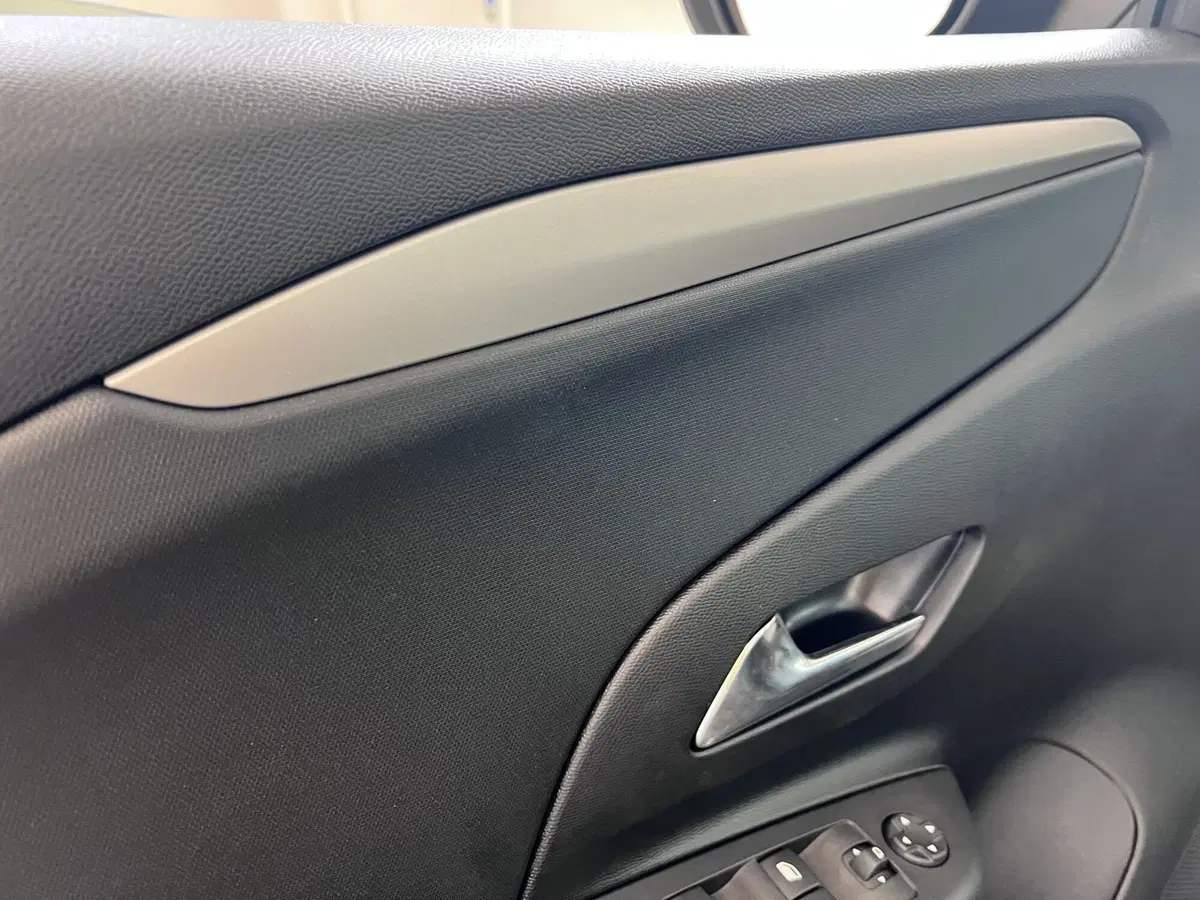 Opel Corsa nuova a Bari (10)