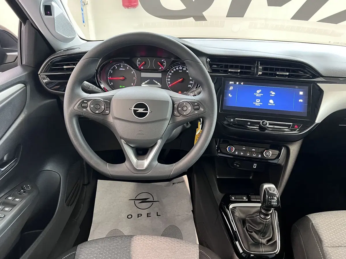 Opel Corsa nuova a Bari (17)