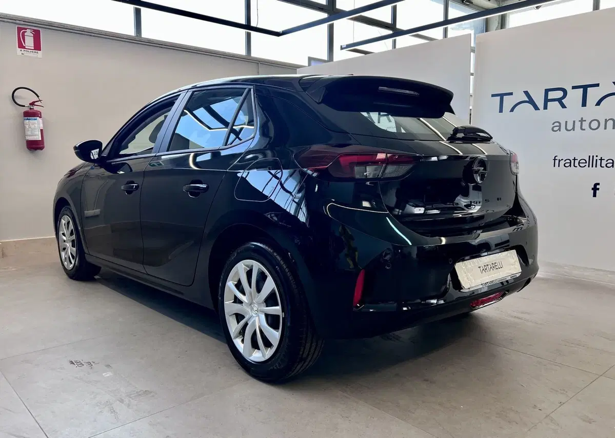 Opel Corsa nuova a Bari (4)