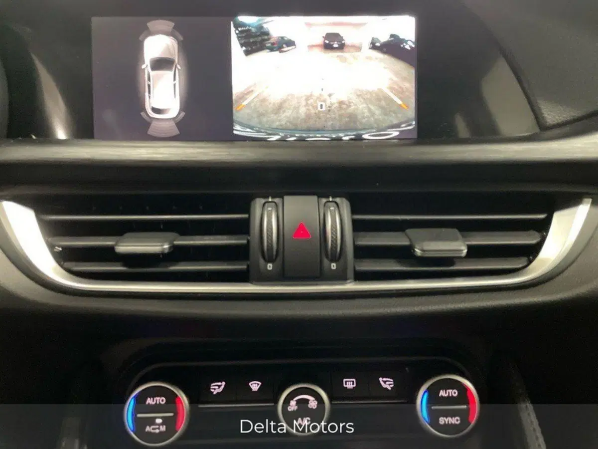 Alfa Romeo Stelvio usata a Macerata (18)