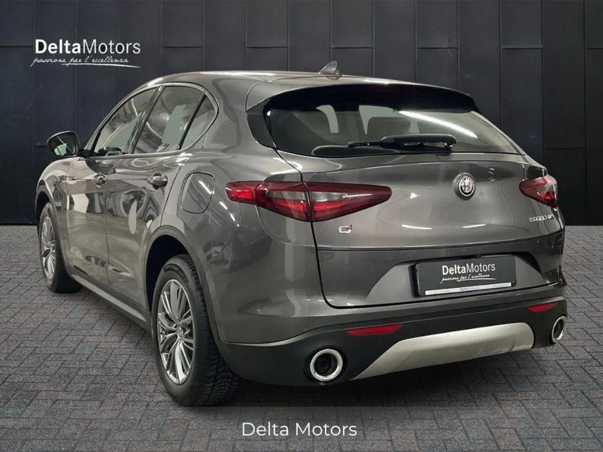 Alfa Romeo Stelvio usata a Macerata (3)