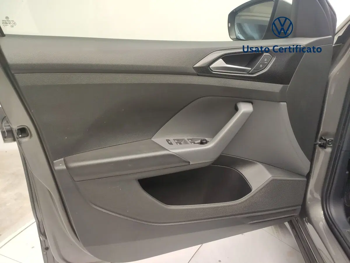 Volkswagen T-Cross usata a Avellino (14)
