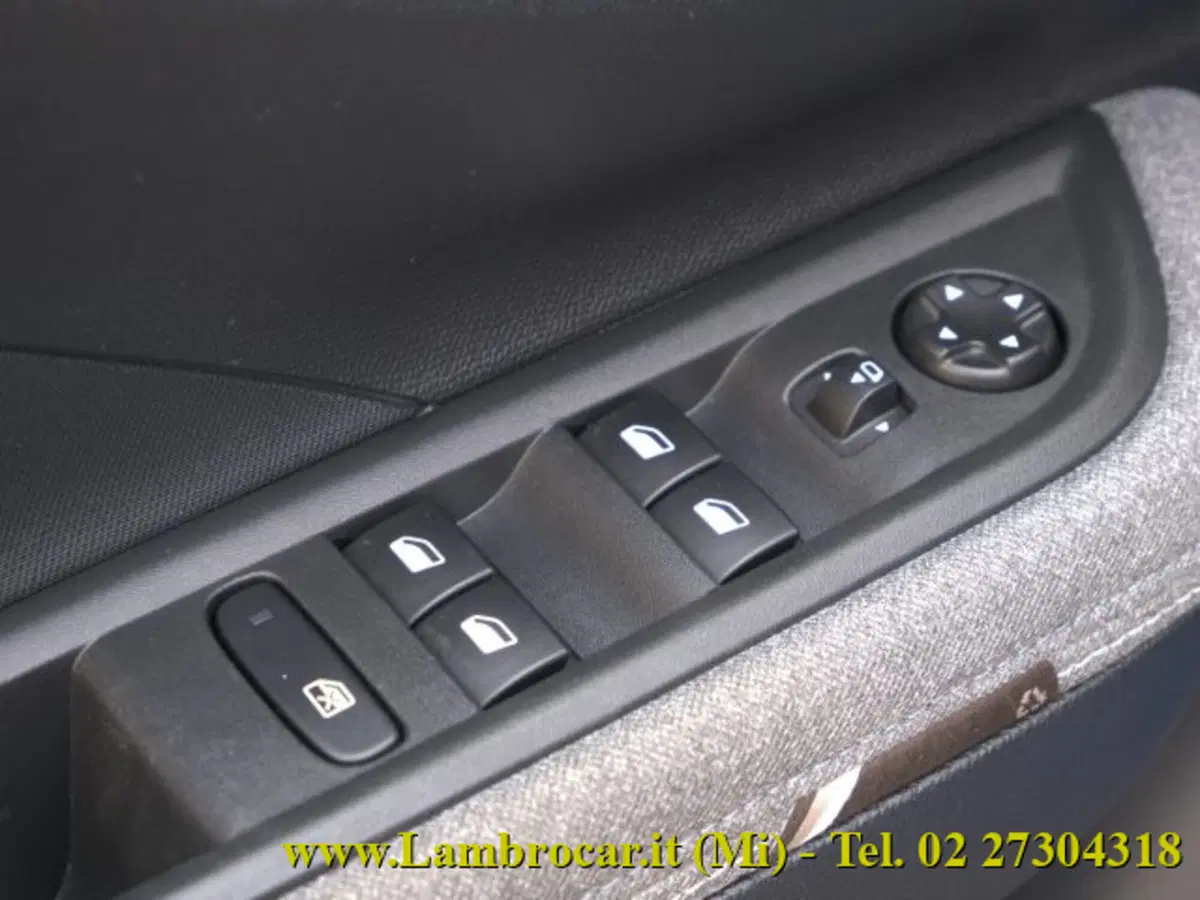 Opel Frontera usata a Milano (16)