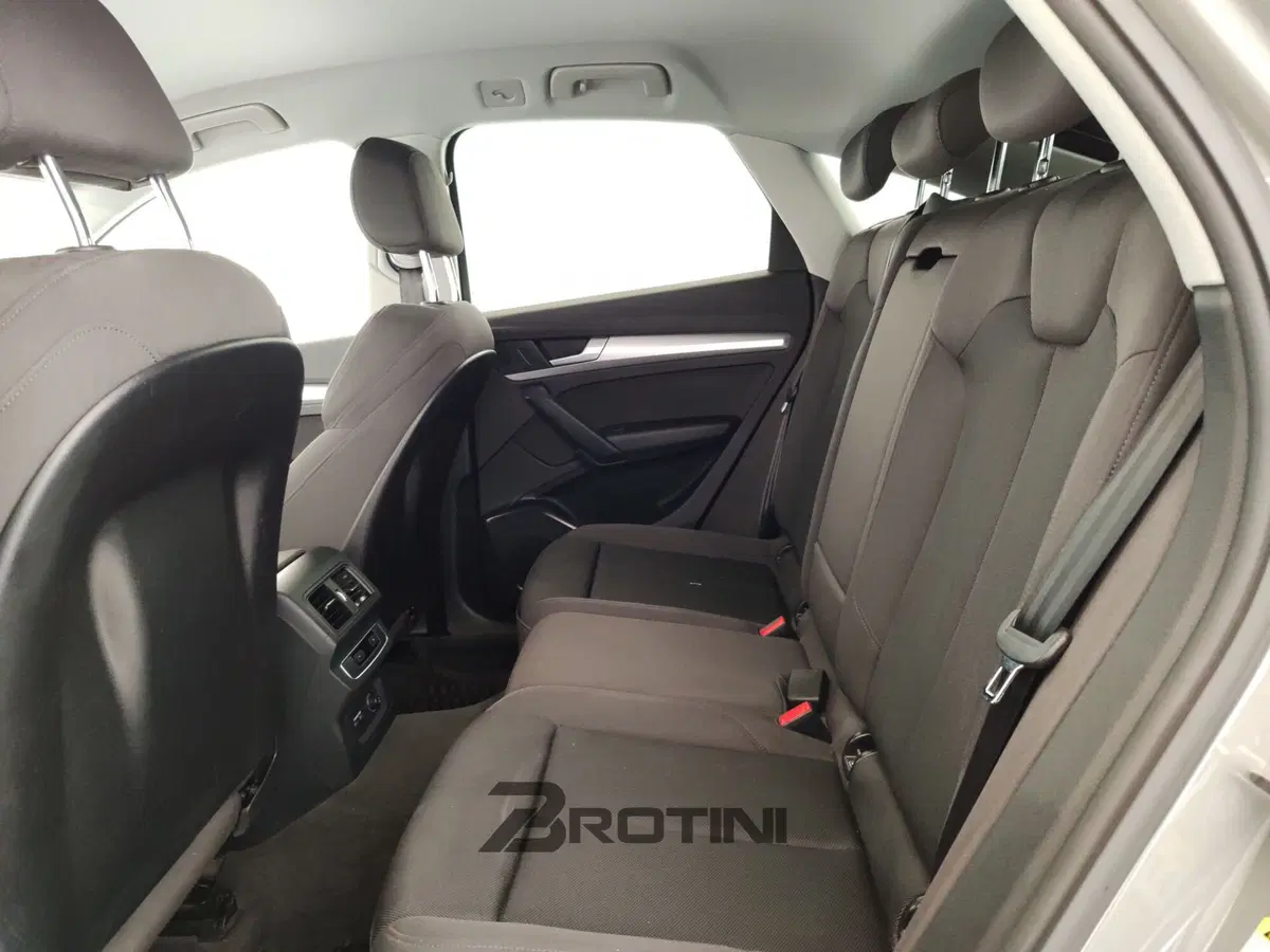 Audi Q4 Sportback usata a Massa-Carrara (11)