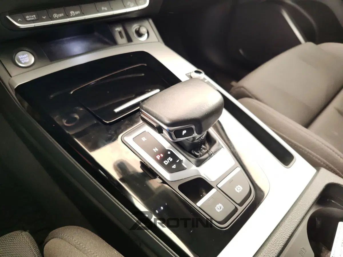 Audi Q4 Sportback usata a Massa-Carrara (12)