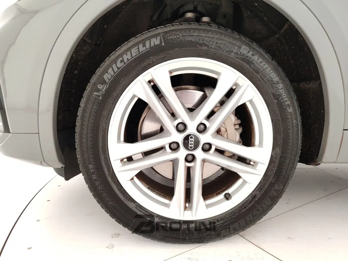 Audi Q4 Sportback usata a Massa-Carrara (6)