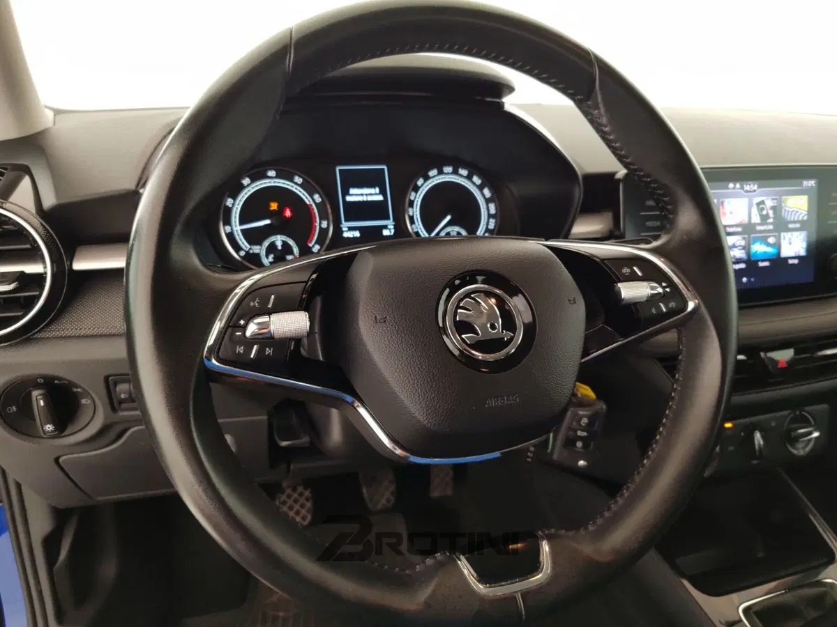 Skoda Fabia usata a Massa-Carrara (13)