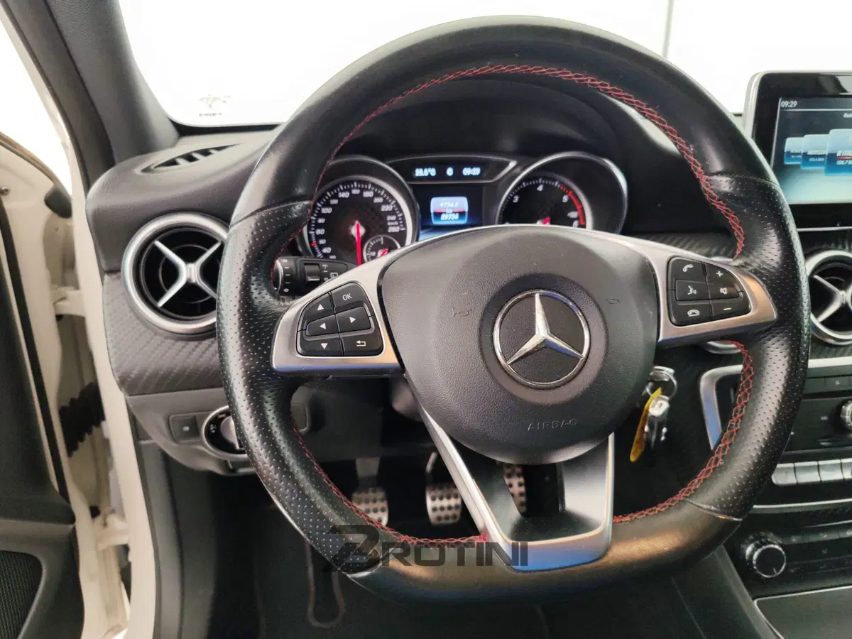 Mercedes-Benz Classe A usata a Massa-Carrara (14)