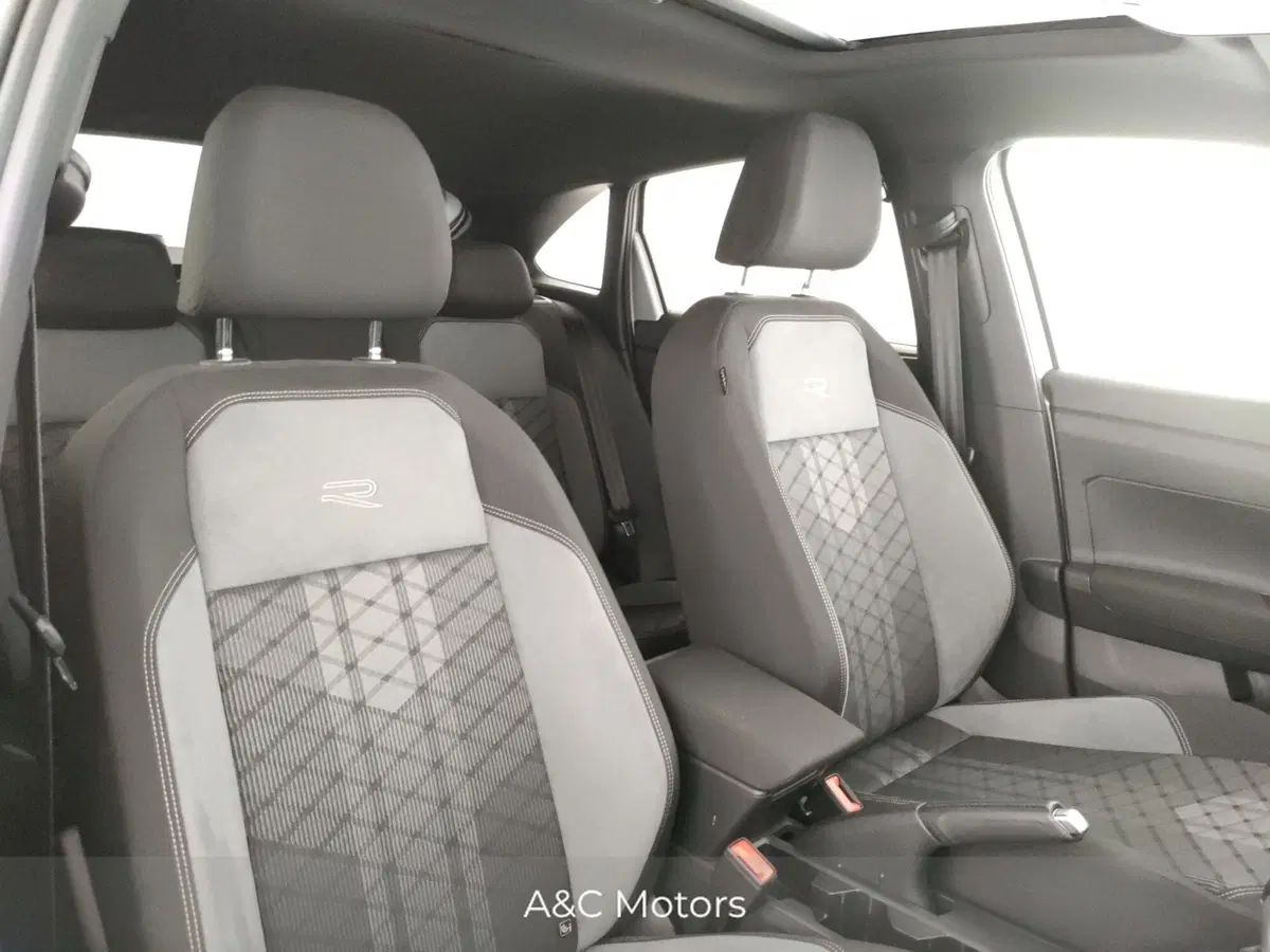 Volkswagen Taigo usata a Napoli (9)