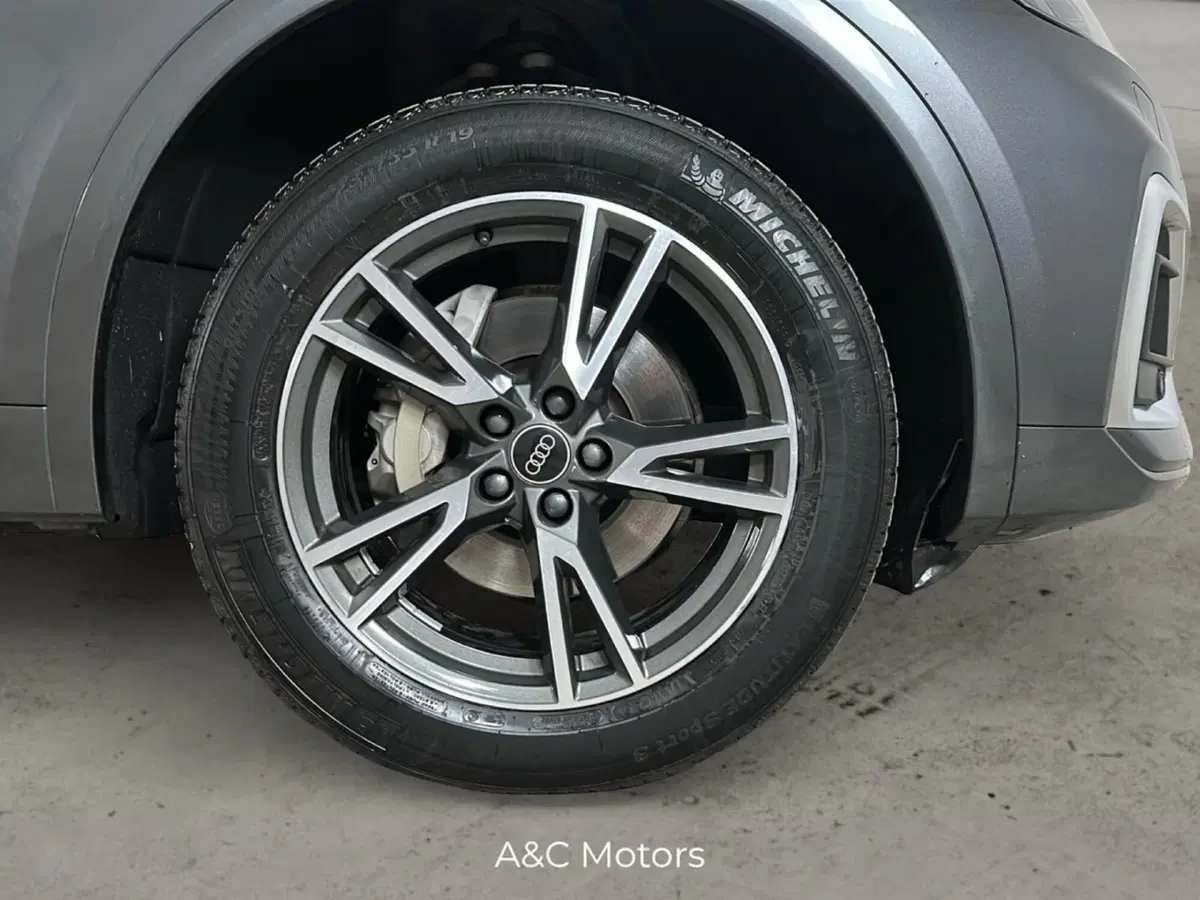Audi Q5 Sportback usata a Caserta (19)