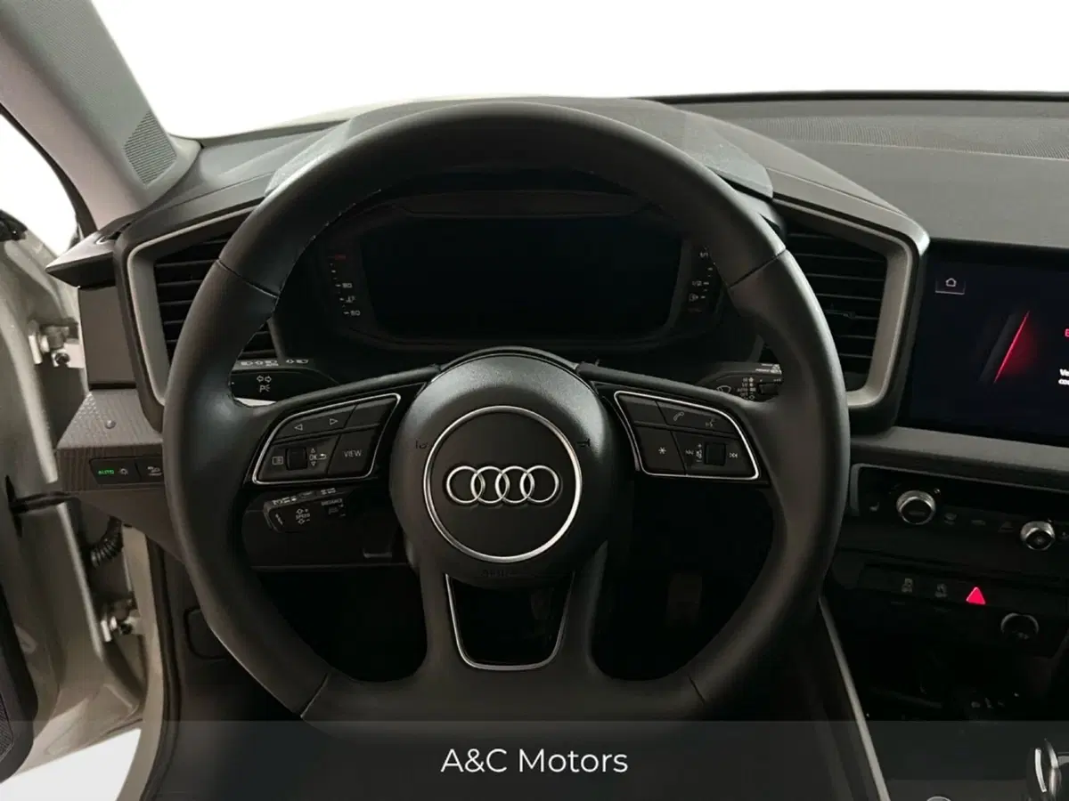 Audi A1 Sportback usata a Napoli (11)