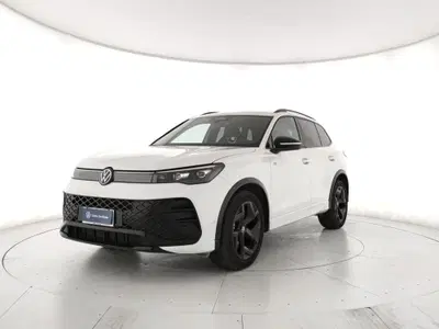 Volkswagen Tiguan 2.0 tdi R-Line 150cv dsg del 2025 usata a Torre Annunziata