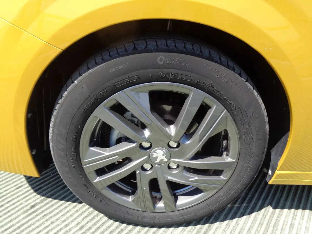 Peugeot 208 usata a Treviso (6)