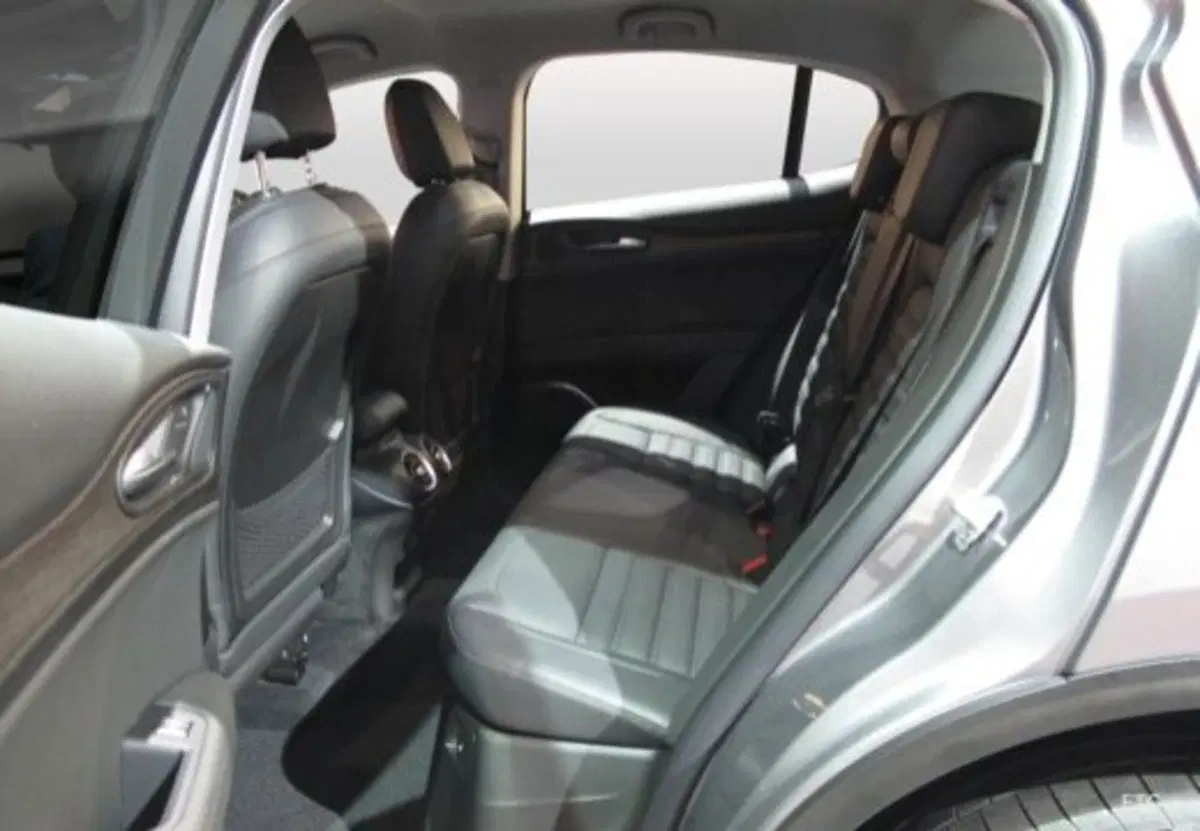 Alfa Romeo Stelvio usata a Palermo (11)