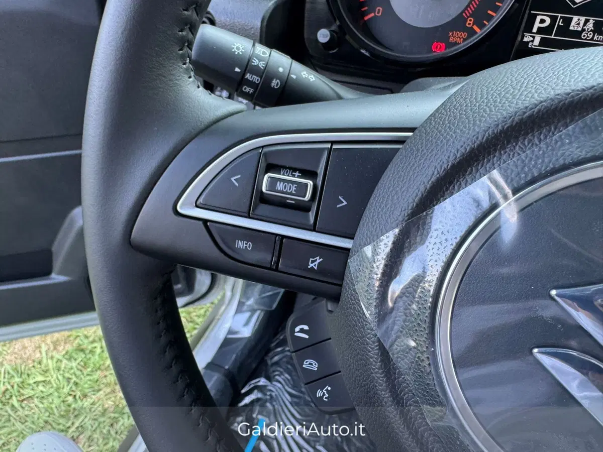 Suzuki Jimny nuova a Salerno (15)