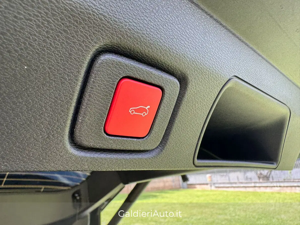 Jeep Compass nuova a Salerno (15)