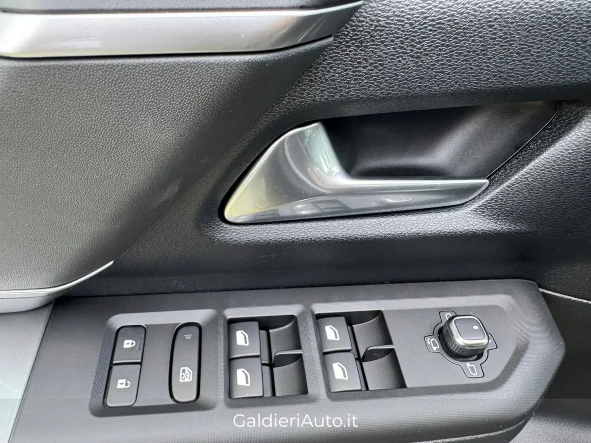 Jeep Compass nuova a Salerno (17)