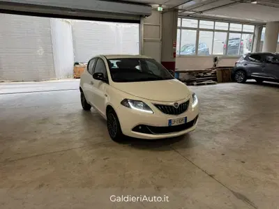 Lancia Ypsilon 1.0 FireFly 5 porte S&S Hybrid Gold Plus del 2023 usata a Fisciano