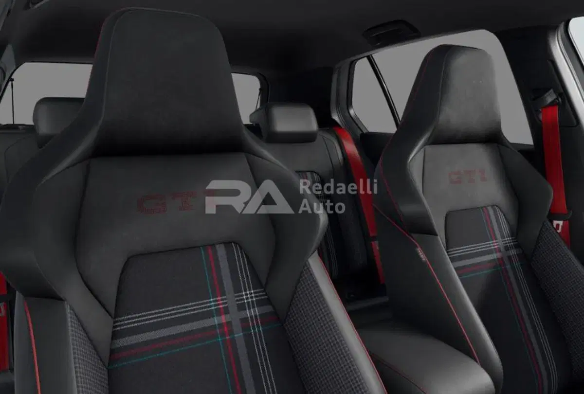 Volkswagen Golf nuova a Lecco (8)