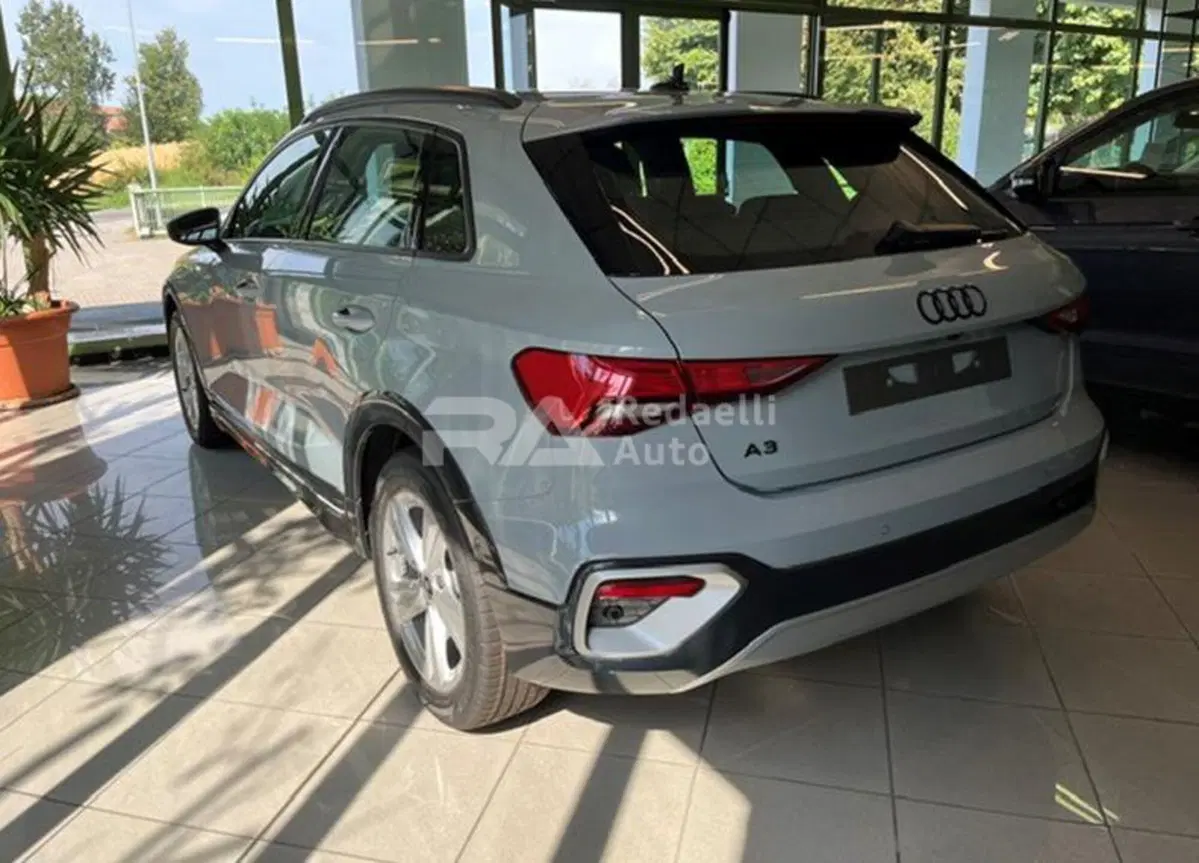 Audi A3 Sportback nuova a Lecco (5)